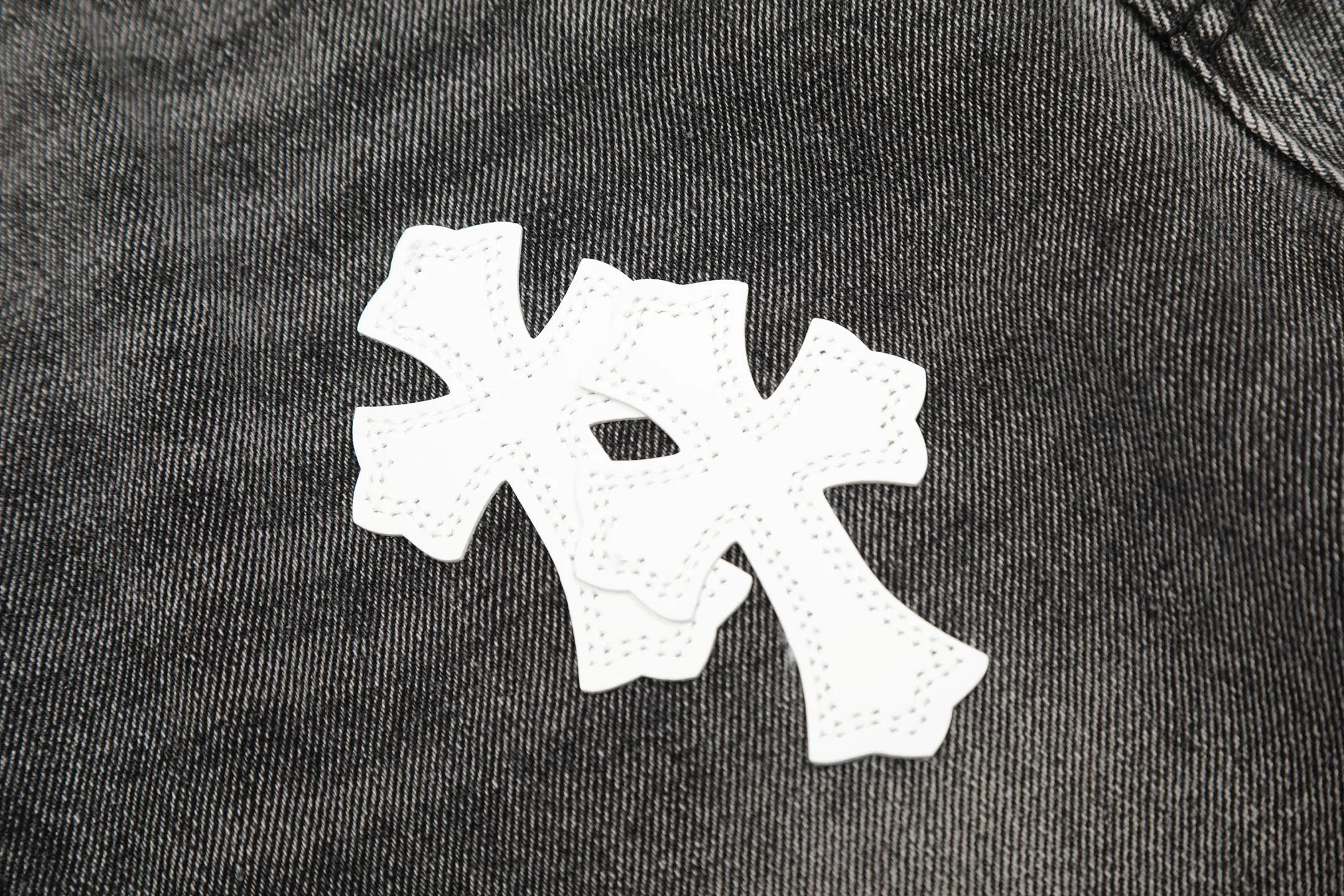 #8160 P260💰 Independent GALLERY DEPT. Vintage spliced black and gray snowflake pattern cross loose washed flared jeans - truly restore the ultimate texture of Vintage - original hardware accessories washed and other elevators, QR code analysis are all purchased from the original factory, high degree of restoration, you are welcome to compare with a certain product ~ - three-dimensional version Loose and comfortable, not picky about the figure, taller and slimmer, factory Seiko, original factory quality control, same style for men and women, can be matched with couples, versatile recommendation Essential jeans for all seasons - sizes: 28 30 32 34 36